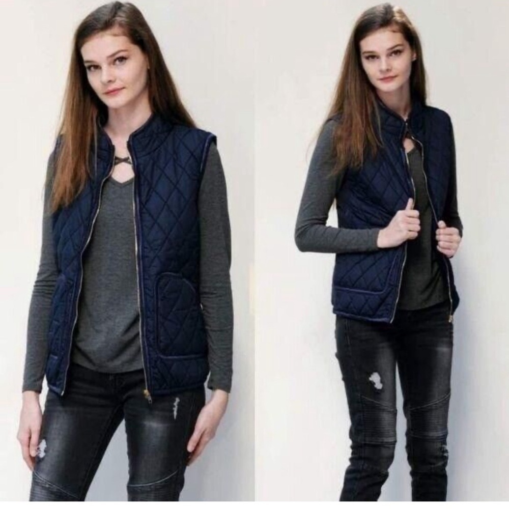 ROLY POLY Navy quilted zip close woman's quiet luxury classic boho vest. SMALL